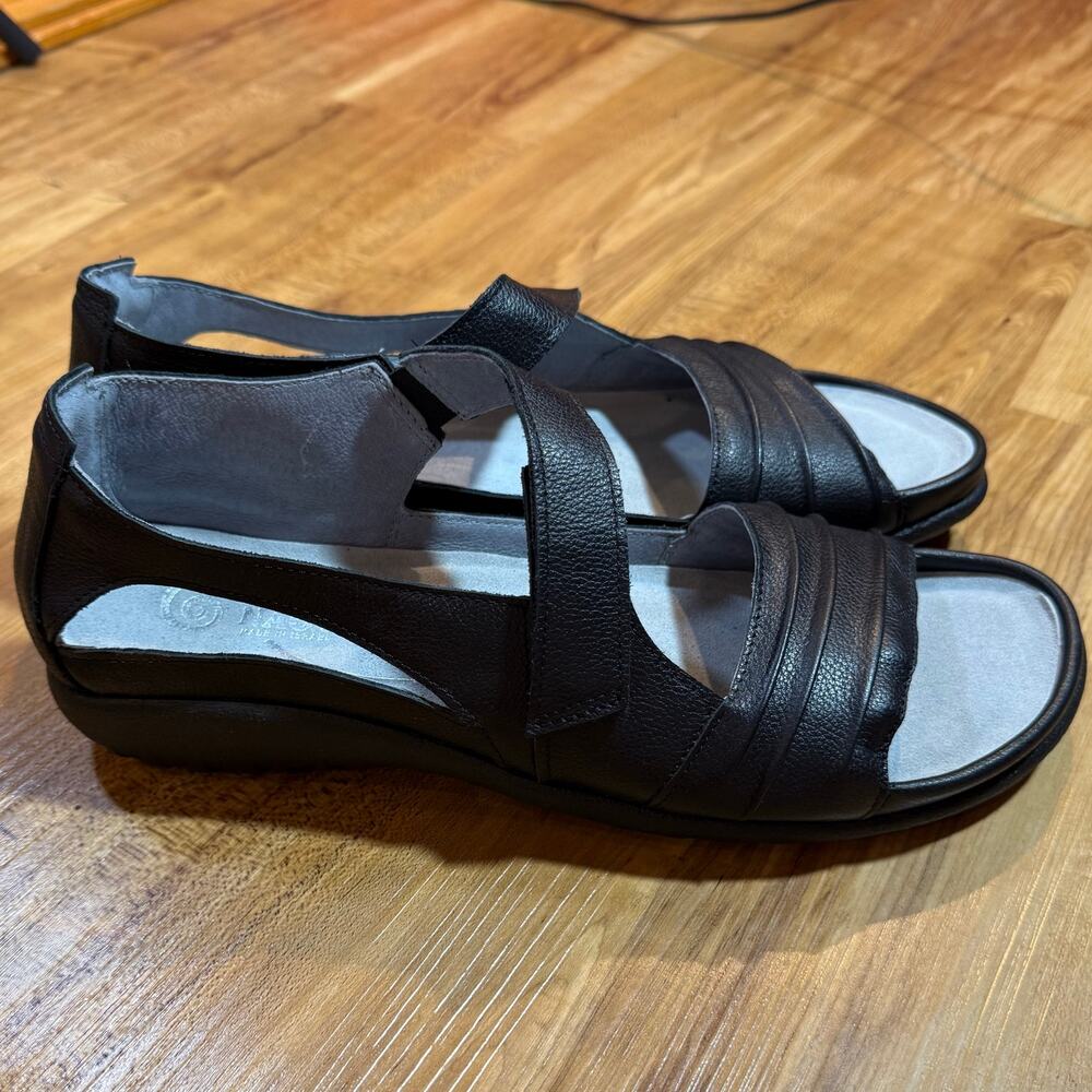 Naot Papaki Black Leather Wedge Comfort Walking Open Toe Sandals 43 EU US 11